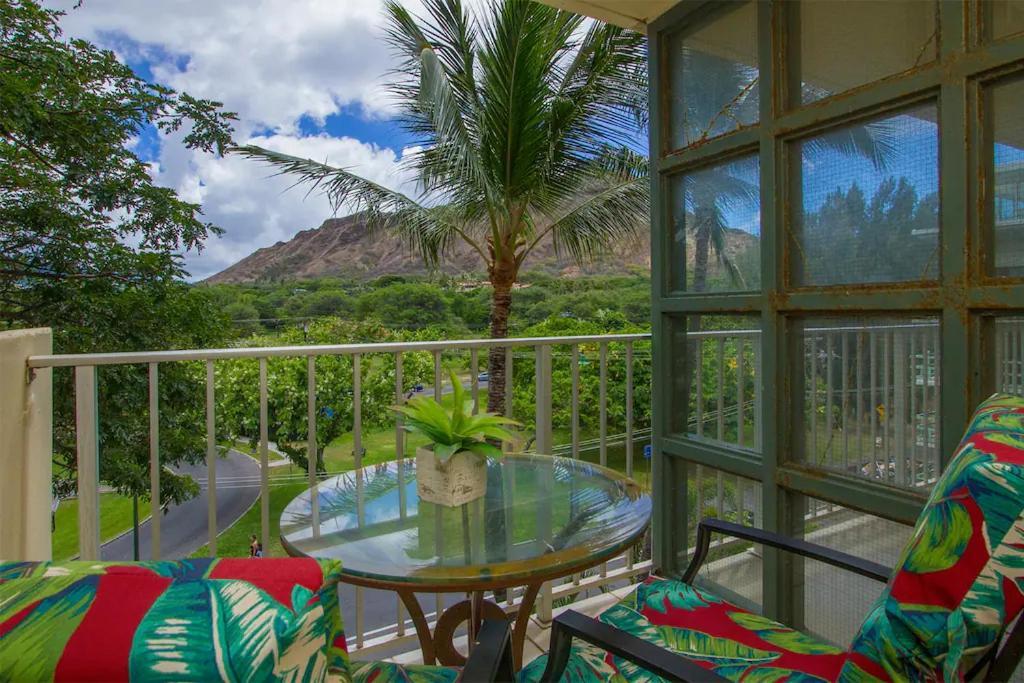 Diamond Head Beach Hotel Honolulu Bagian luar foto